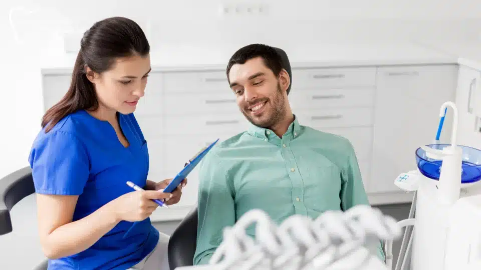 ¿Cómo elegir un seguro dental?